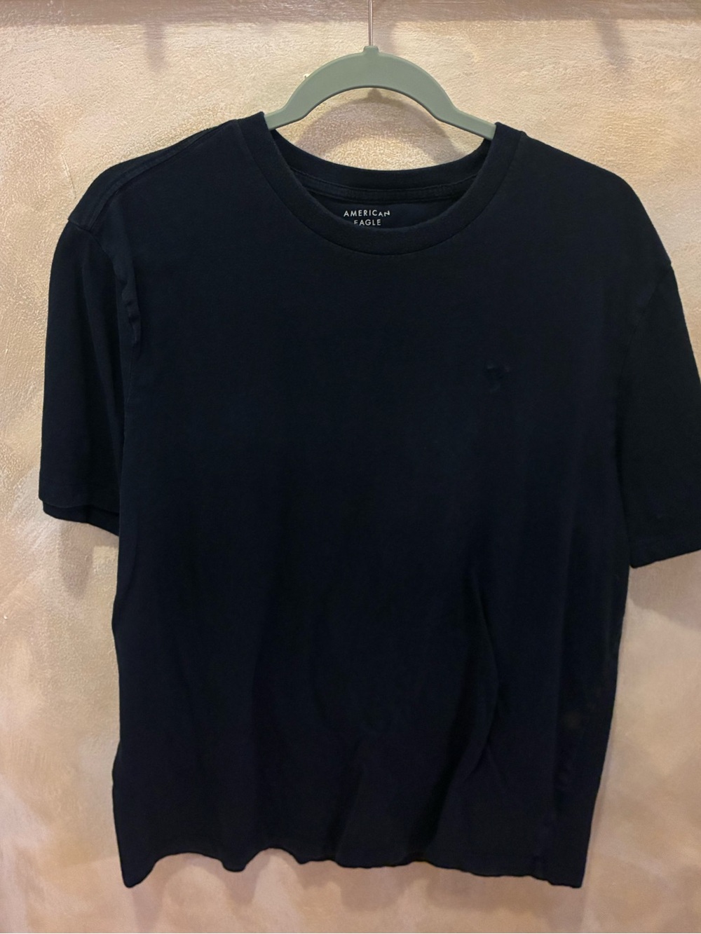 American Eagle Outfitters Men's Navy Blue Crewneck T-Shirt Size Large